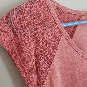 Blush pink easy-fitting T-shirt with lace detail